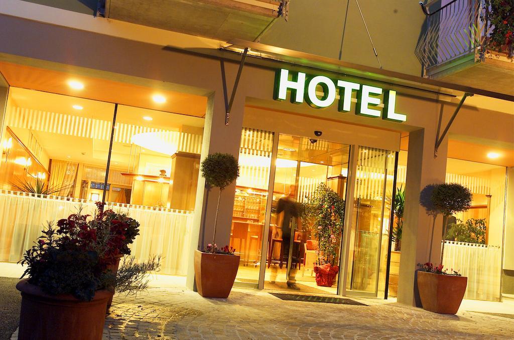 Hotel Am Marktplatz - Landgasthof Wratschko - Gamlitz Extérieur photo